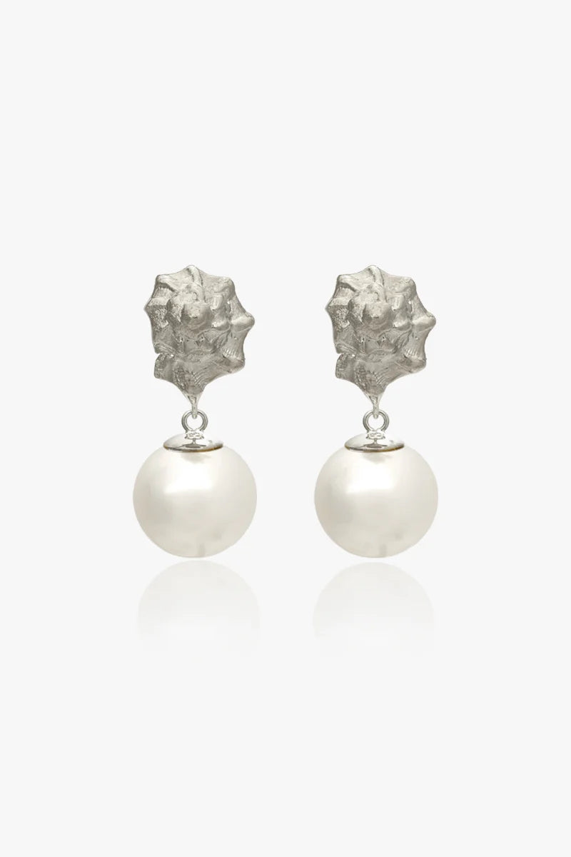 BIG PEARL EARRINGS