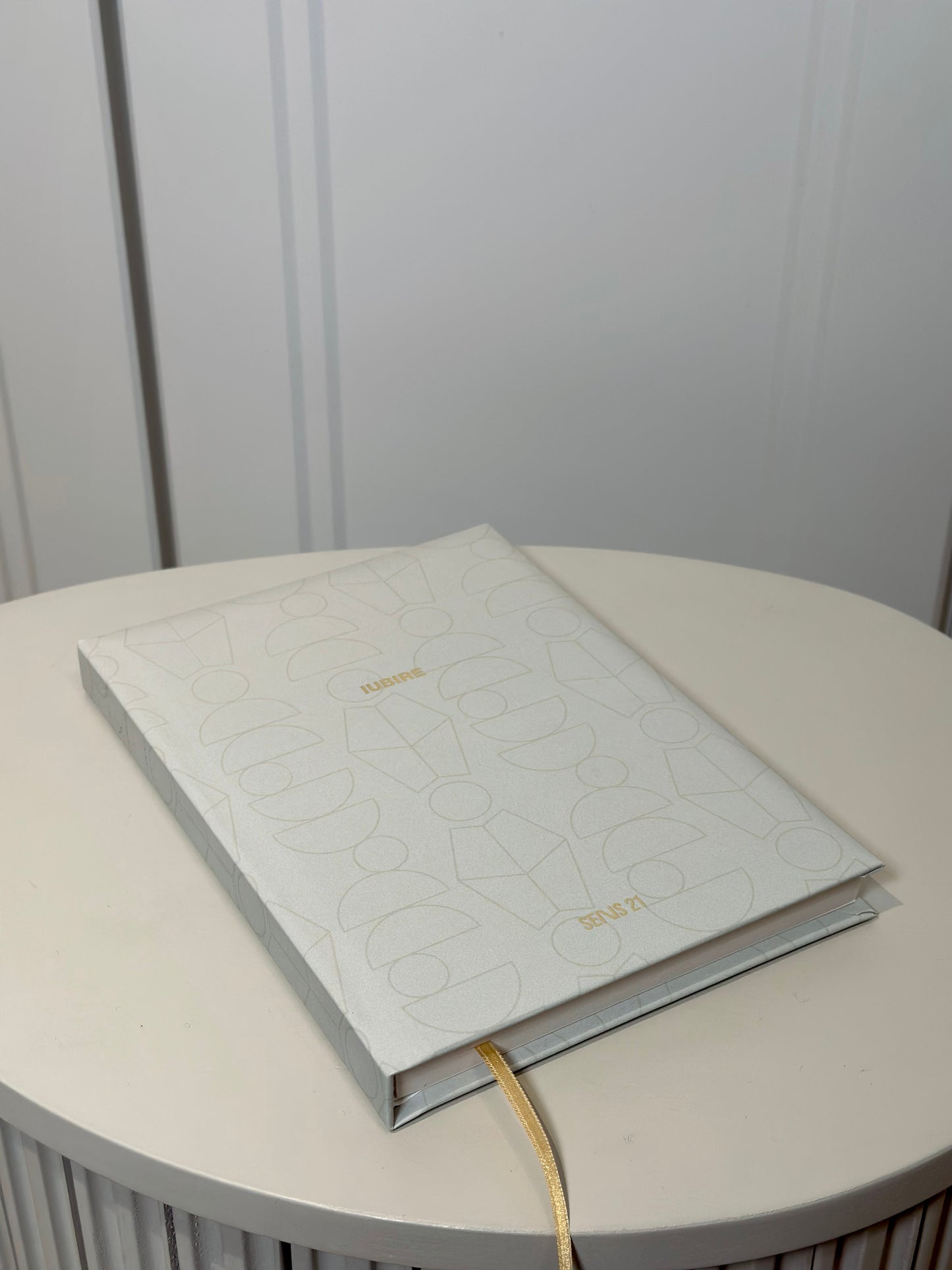 Grey notebook IUBIRE