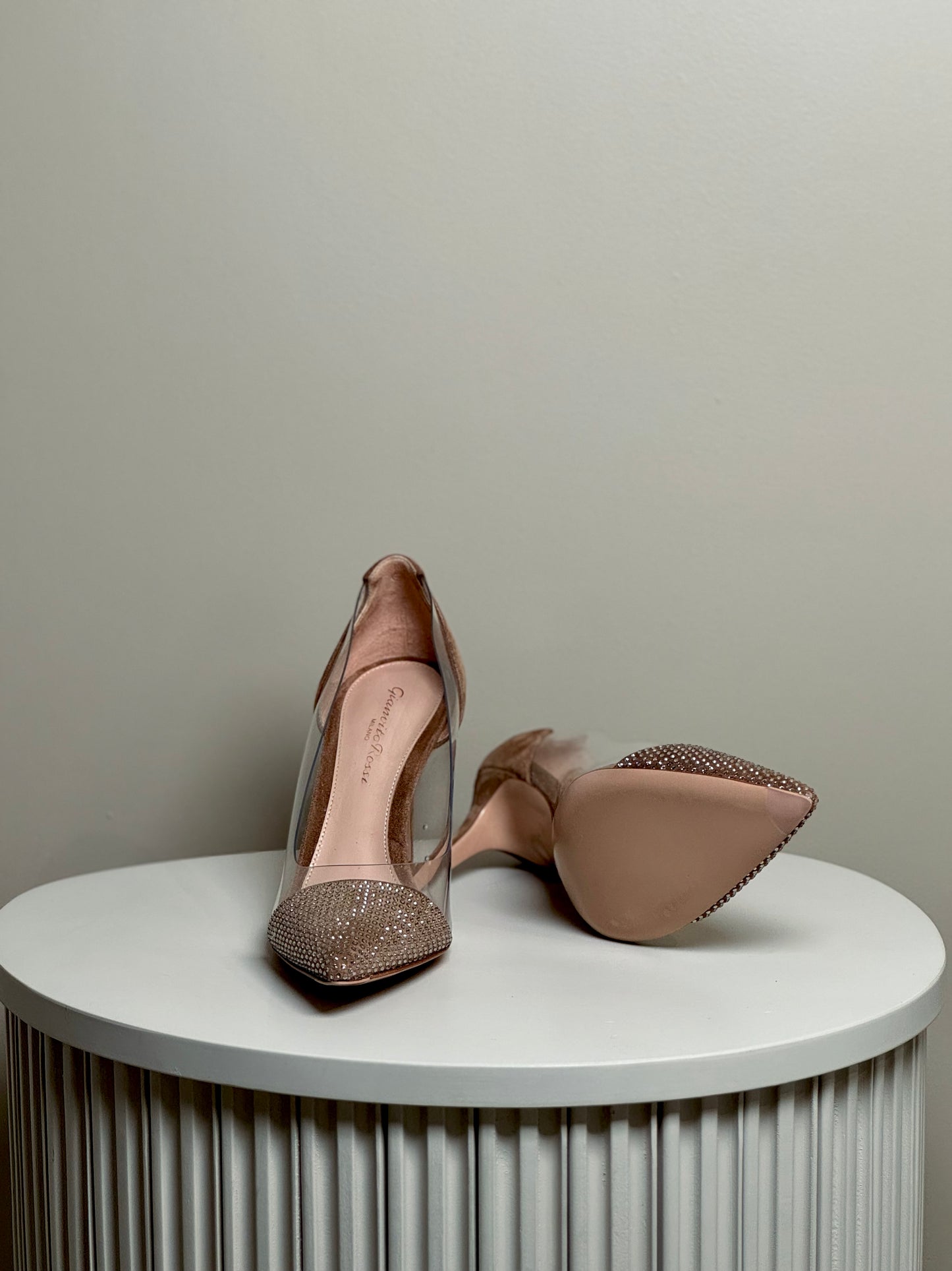 Plexi camel suede leather pumps