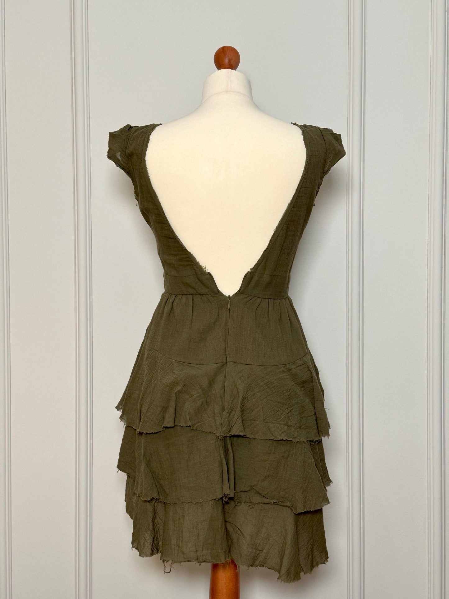 Kaki flirtatious dress