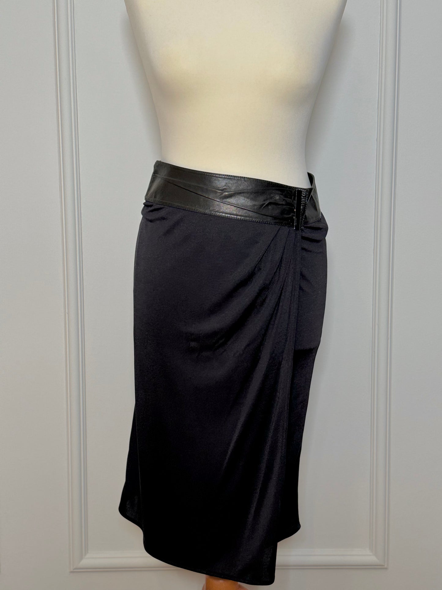 Dark navy viscose mid-length skirt