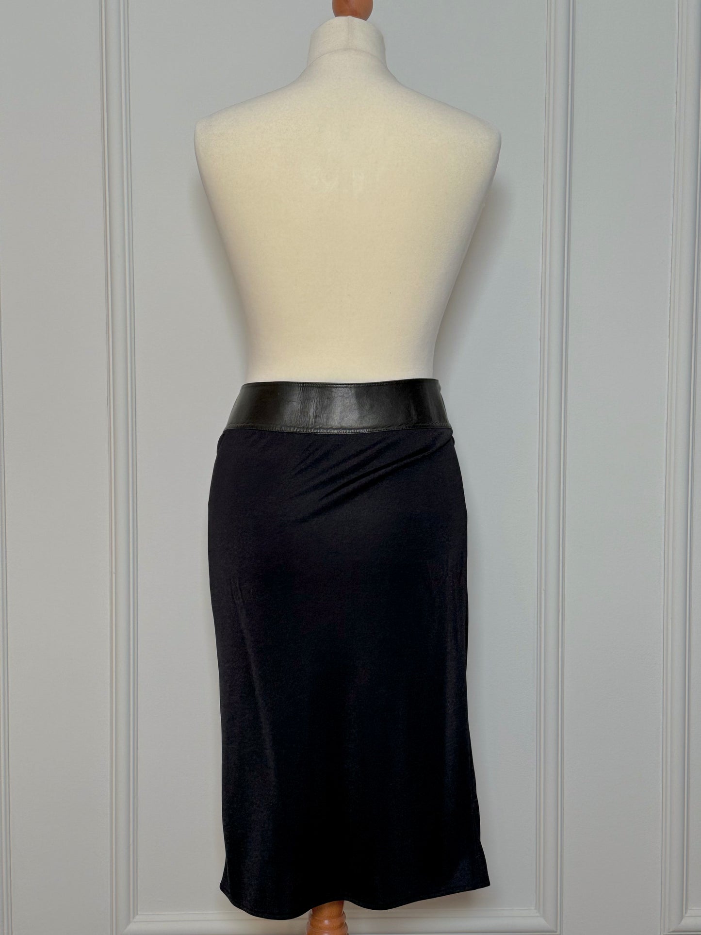 Dark navy viscose mid-length skirt