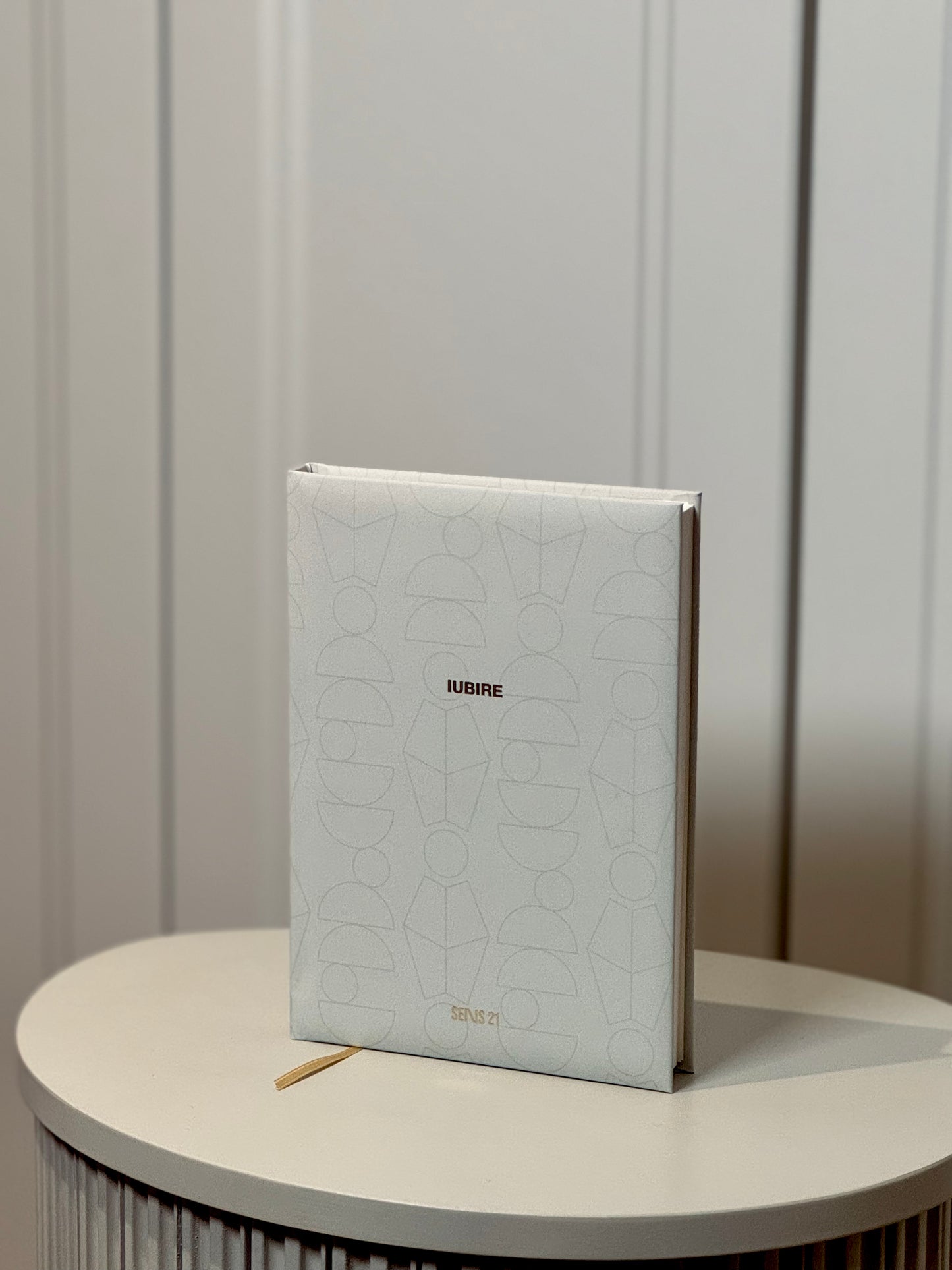 Grey notebook IUBIRE