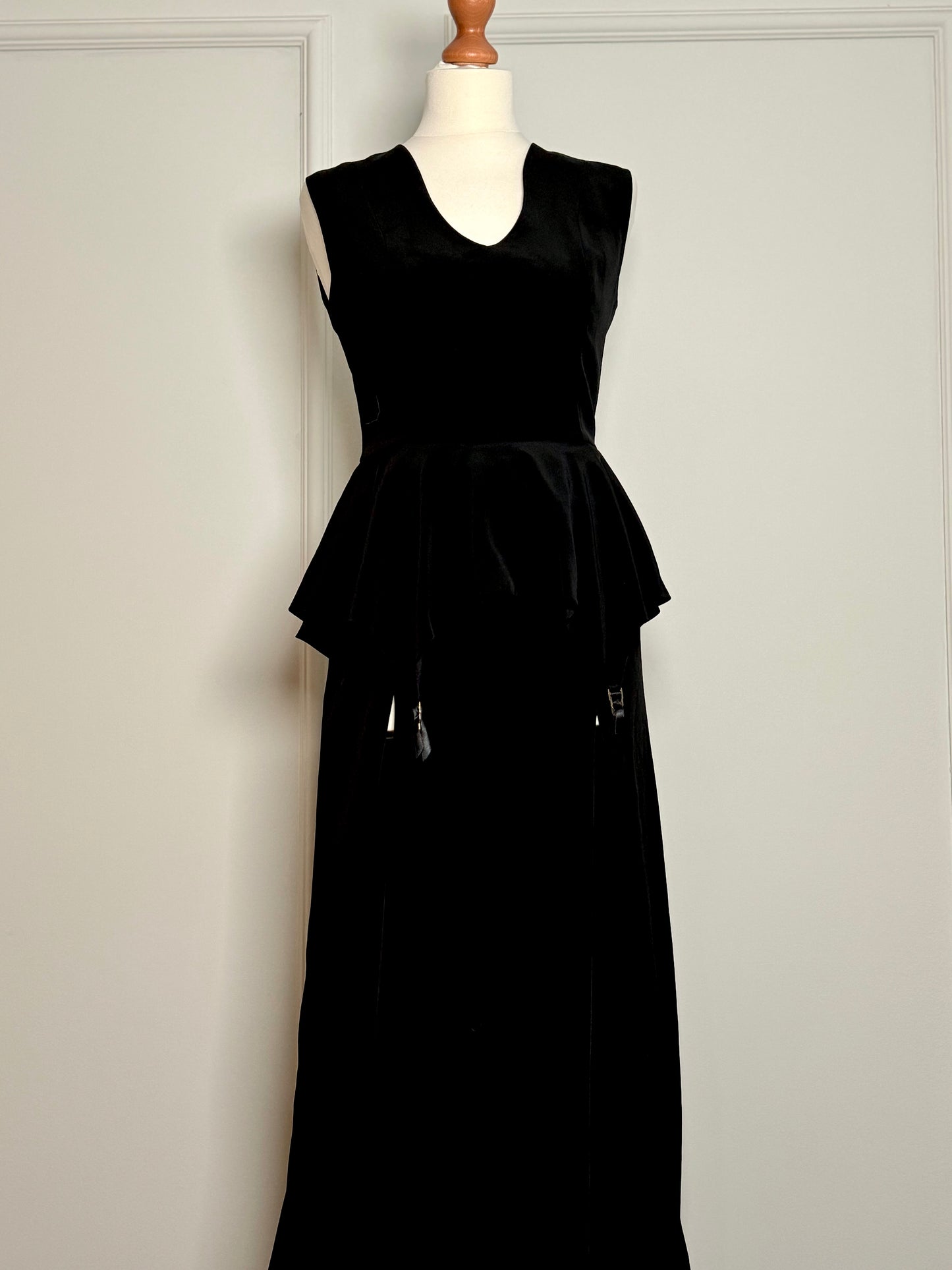 Long dress with double slits