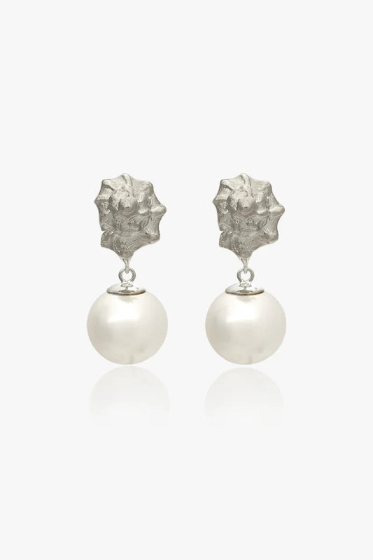 BIG PEARL EARRINGS